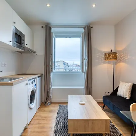 On Last Floor - Batignolles Daire *