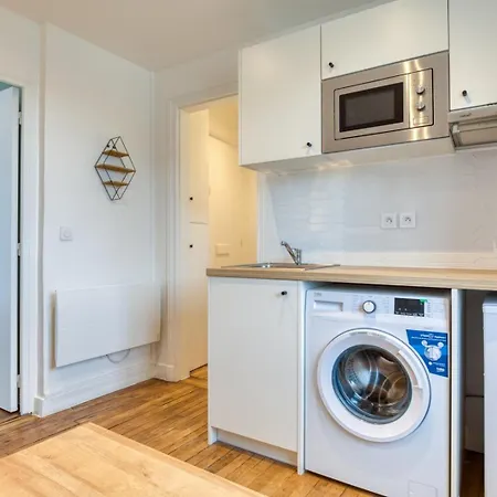 Daire On Last Floor - Batignolles *
