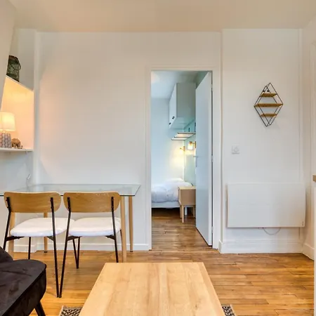 On Last Floor - Batignolles 公寓